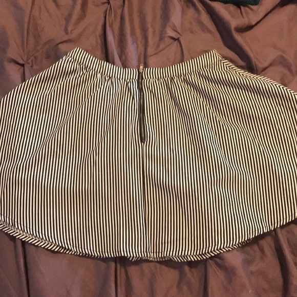 Black and White Striped Circle Skirt 🖤 - Picture 4 of 4